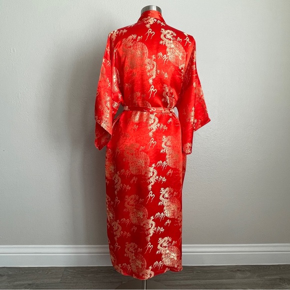 Size: M Red Dragon Robe Size MTraditional Chinese StyleIn excellent Pre-own